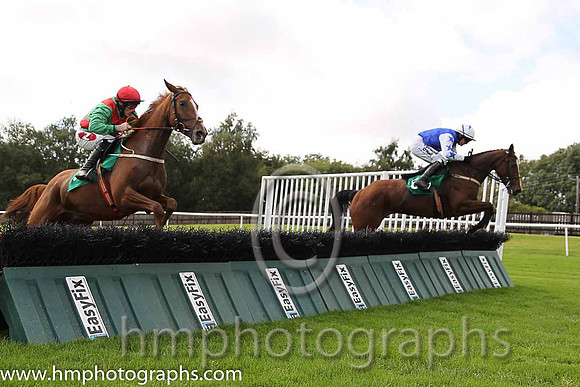06th Road To Nowhere ( 7 , emerald green, red cross sashes ) and S.W. Flanagan - Trainer : Colin Kidd - Owner : Mrs T.J. Kidd