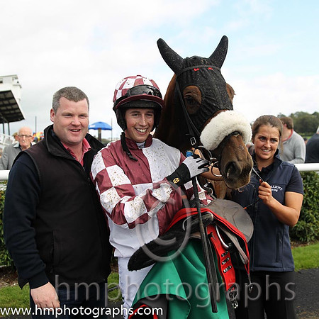 01st Dancing Meadows ( 4 , maroon  white qtrd ) and B.J. Cooper - Trainer : Gordon Elliott - Owner : D. Charlesworth
