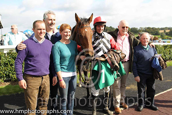 01st Urban Dusk ( 7 , white  black chevrons ) and D.R. Fox (3) - Trainer : Mark Michael McNiff - Owner : Sligo Racing Club
