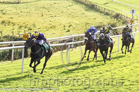 01st Whizzzey Rascal ( 10 , purple, yellow cap ) and F.Maguire (7) - Trainer : Miss Elizabeth Doyle - Owner : BK Racing Partnership