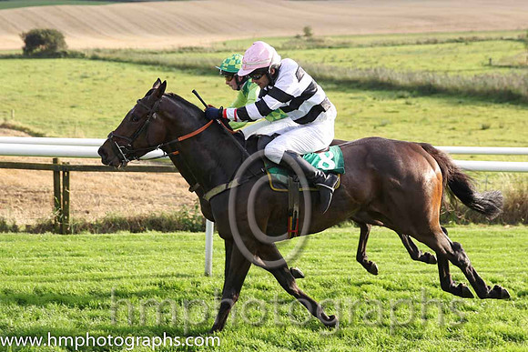 09th PU Zagnzig ( 8 , black  white hoops ) and N. Gault (7) - Trainer : W J Bryson - Owner : John Bryson