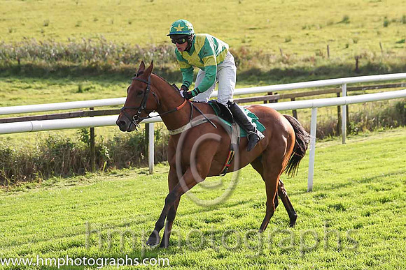 10th Paddytheirishman ( 2 , emerald green, yellow cross sashes ) and P.J. Cawley (7) - Trainer : G.T.Lynch - Owner : Mrs Mary T.Kelly