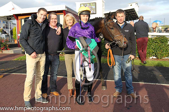 01st Whizzzey Rascal ( 10 , purple, yellow cap ) and F.Maguire (7) - Trainer : Miss Elizabeth Doyle - Owner : BK Racing Partnership