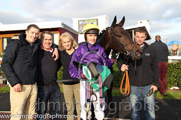 01st Whizzzey Rascal ( 10 , purple, yellow cap ) and F.Maguire (7) - Trainer : Miss Elizabeth Doyle - Owner : BK Racing Partnership