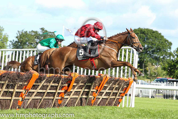 01st Banks Boy and J.W. Kennedy (5 ,red and black diamonds ), Trainer:Gordon Elliott , Owner:Mrs Ann Marie McManus