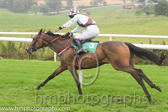 01 Young Dillon & Ms K Walsh - Winner(5,light blue, beige cross)