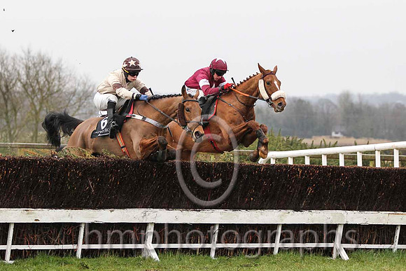 03 Stradbally & B R Dalton - 3rd (6, beige, brown inverted triangle) & 01 Shattered Dream & D J Condon - winner (11, maroon, white star) - FT8E2328-3