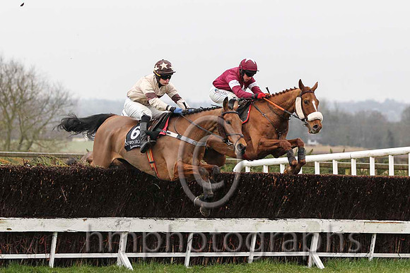 03 Stradbally & B R Dalton - 3rd (6, beige, brown inverted triangle) & 01 Shattered Dream & D J Condon - winner (11, maroon, white star) - FT8E2329-4