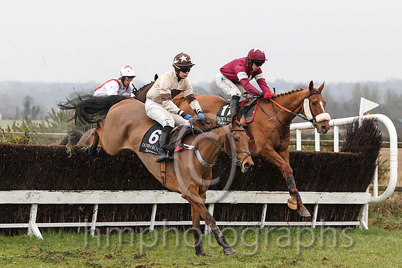 03 Stradbally & B R Dalton - 3rd (6, beige, brown inverted triangle) & 01 Shattered Dream & D J Condon - winner (11, maroon, white star) - FT8E2331-6