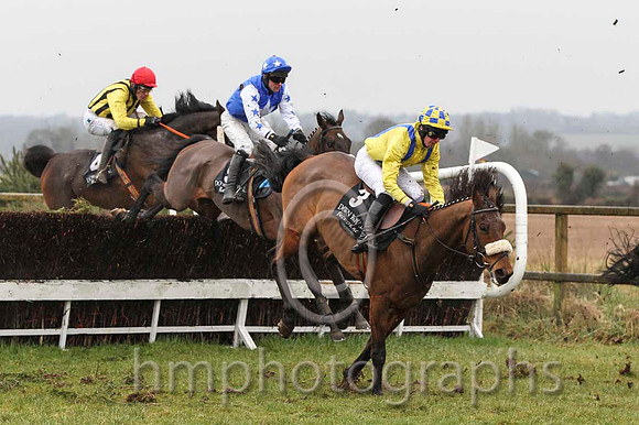 08 Its all Hush Hush & Andrew J McNamara - 8th (4, black and yellow stripes)  , 04 Narima & M Darcy - 4th (9,04 & 05 Imperial Breeze & Graham Watters - 5th (3, yellow, royal blue braces) - FT8E2336-11