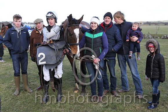 01 Ballyarthur  Derek O'Connor - Trainer : Colin S McKeever, Black and white qtrd