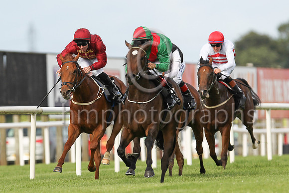 01st Sankari Royale  N G McCullagh (7, emerald green, red chevron) Trainer J P Murtagh, Owner Richard Frayne