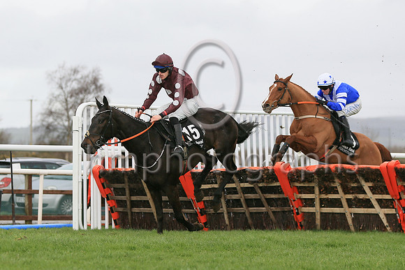 1 Western Comandor (15 ,maroon, large white spots ), Jockey - L Quinlan ,Trainer - J P Ryan