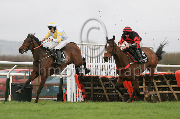 1 Ottoman Style (4 ,black and red chevrons ), Jockey - C D Maxwell ,Trainer - D A McLoughlin