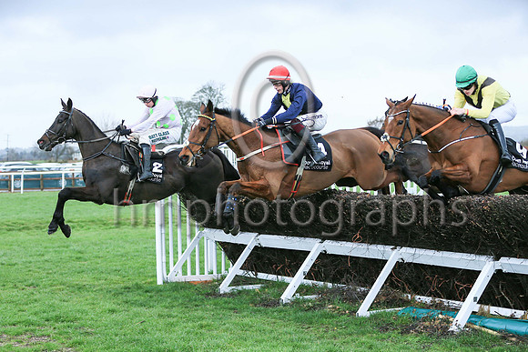 1 Longhouse Poet (4 ,dark blue, yellow panel ), Jockey - J J Slevin ,Trainer - M Brassil