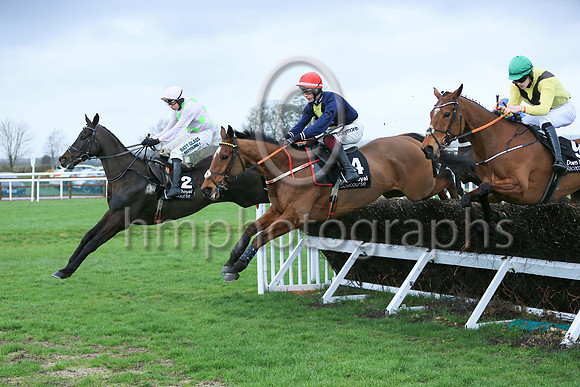 1 Longhouse Poet (4 ,dark blue, yellow panel ), Jockey - J J Slevin ,Trainer - M Brassil