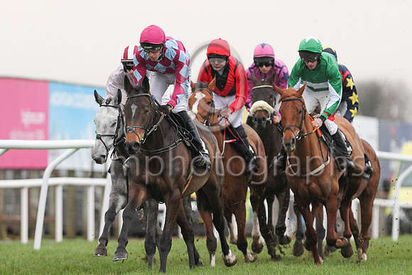 1 Cuta Des As (2 ,maroon and light blue diamonds ), Jockey - Mr Pat Taaffe ,Trainer - W P Mullins
