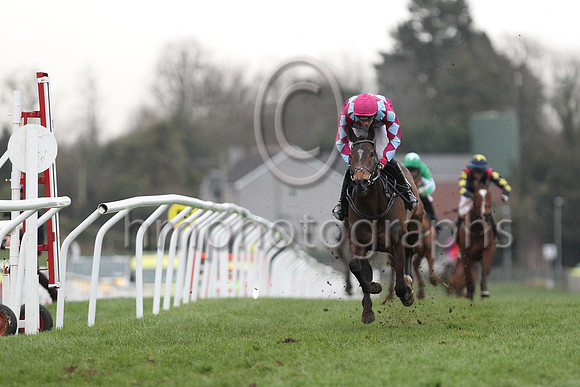 1 Cuta Des As (2 ,maroon and light blue diamonds ), Jockey - Mr Pat Taaffe ,Trainer - W P Mullins