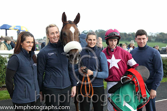 01st Altiepix (FR) ( 1 , maroon, white hoop ) and B.J. Cooper - Trainer : Gordon Elliott - Owner : Gigginstown House Stud