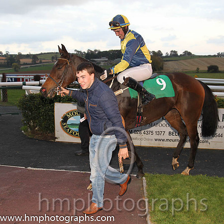 01st Concience ( 9 , dark blue and yellow qtrd ) and J.P. Dowling (7) - Trainer : Desmond McDonogh - Owner : P.E.I.Newell