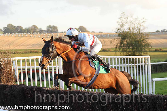 01st The Mooch ( 4 , light blue and maroon hoops ) and Donagh Meyler (7) - Trainer : Paul Nolan - Owner : R.G. English - FT8E0468