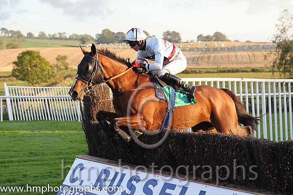 01st The Mooch ( 4 , light blue and maroon hoops ) and Donagh Meyler (7) - Trainer : Paul Nolan - Owner : R.G. English - FT8E0469