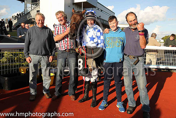 01st Silverpockets and M P Fogarty (8, white , royal blue stars), trainer Robert Murphy