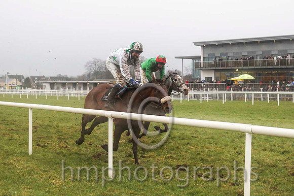 02 Lots of Memories & Mr M Fahey - 2nd (7, white, emerald green stars) & 03 Big Vincey & Mr N McParlan - 3rd (1, light green, red cap) - CU2D6521-38