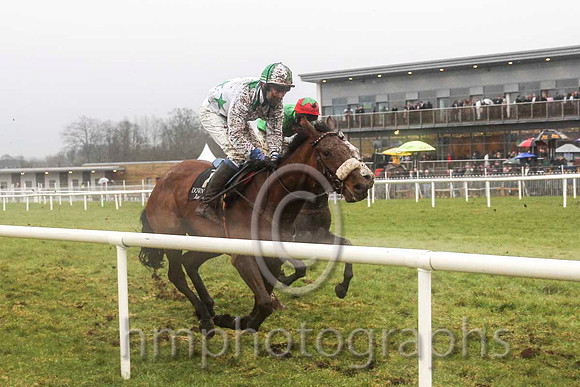 02 Lots of Memories & Mr M Fahey - 2nd (7, white, emerald green stars) & 03 Big Vincey & Mr N McParlan - 3rd (1, light green, red cap) - CU2D6522-39