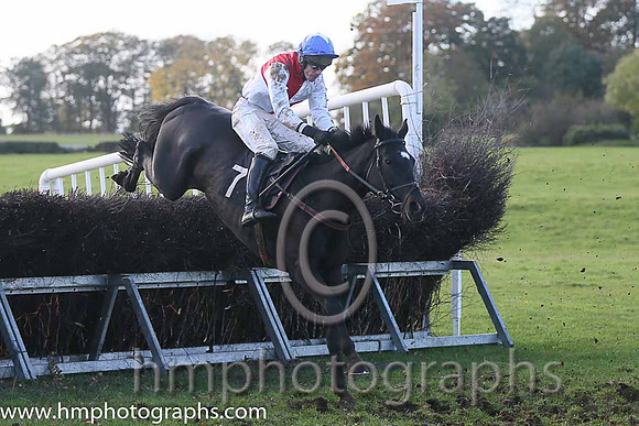 04th Lucky Buttons and D O'Connor ( 7 , RED  WHITE QTD; white sleeves; blue cap,white star ) Trainer: Graham McKeever,, Owner : Ballynure Old Boys Racing Syndicate