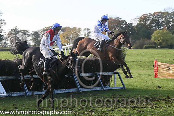 03rd Suzy'S Music and B G Crawford ( 11 , WHITE,royal blue chevron; white,royal blue armlet sleeves; white  royal blue qtd cap ) Trainer: S.R.B. Crawford,, Owner : Roy McGaw