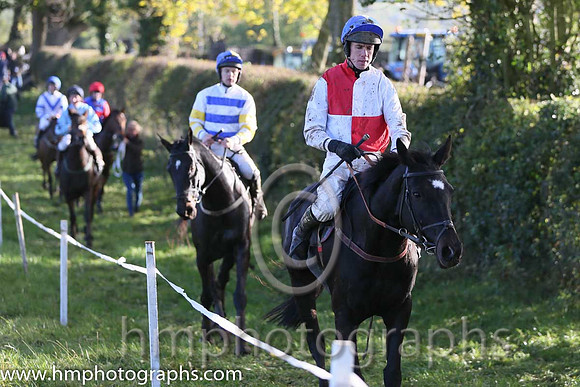 04th Lucky Buttons and D O'Connor ( 7 , RED  WHITE QTD; white sleeves; blue cap,white star ) Trainer: Graham McKeever,, Owner : Ballynure Old Boys Racing Syndicate