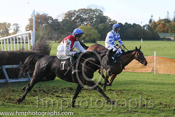 04th Lucky Buttons and D O'Connor ( 7 , RED  WHITE QTD; white sleeves; blue cap,white star ) Trainer: Graham McKeever,, Owner : Ballynure Old Boys Racing Syndicate