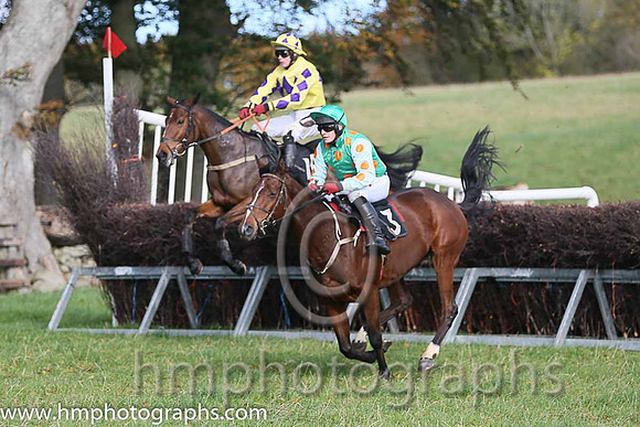 Boston Lady and R James ( 3 , EMERALD GREEN,orange spots; white,orange spots sleeves; emerald green cap ) Trainer: Donnchadh Doyle,, Owner : Monbeg Syndicate