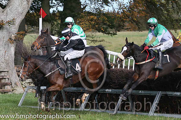 01st Monlough Girl (Gb) and D G Lavery ( 7 , EMERALD GREEN  MAUVE QTD; emerald green,mauve diabolo sleeves; emerald green cap,mauve diamonds ) Trainer: B.R. Hamilton,, Owner : Edward Smyth