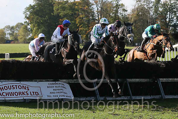 03rd Hit The Diff and J P Mckeown ( 10 , WHITE,green star; white,green striped sleeves; white cap,green diamonds ) Trainer: Jason Cairns,, Owner : Frank McClean