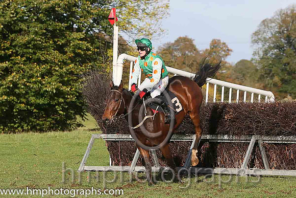 01st A Bold Move and R James ( 3 , EMERALD GREEN,orange spots; white,orange spots sleeves; emerald green cap ) Trainer: Donnchadh Doyle,, Owner : Monbeg Syndicate