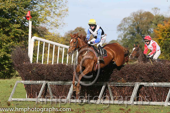 Kinnacally and J C Barry ( 7 , BLACK,white cross belts; blue sleeves; yellow cap ) Trainer: Paul McAleese,, Owner : William Logan