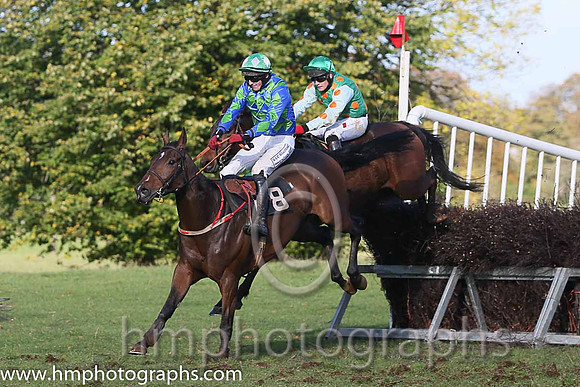 01st A Bold Move and R James ( 3 , EMERALD GREEN,orange spots; white,orange spots sleeves; emerald green cap ) Trainer: Donnchadh Doyle,, Owner : Monbeg Syndicate
