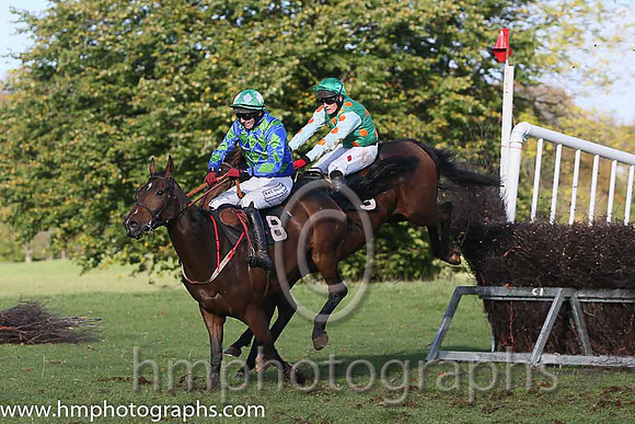 01st A Bold Move and R James ( 3 , EMERALD GREEN,orange spots; white,orange spots sleeves; emerald green cap ) Trainer: Donnchadh Doyle,, Owner : Monbeg Syndicate