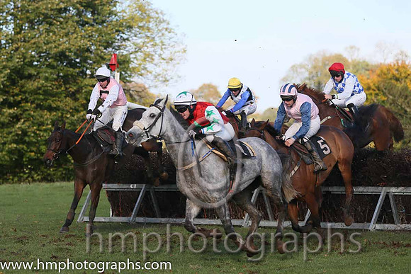 Tobar Liath and R Deegan ( 11 , RED,emerald green star; white,emerald green stars sleeves; white cap,emerald green star ) Trainer: Marc Costello,, Owner : Peggy Murphy
