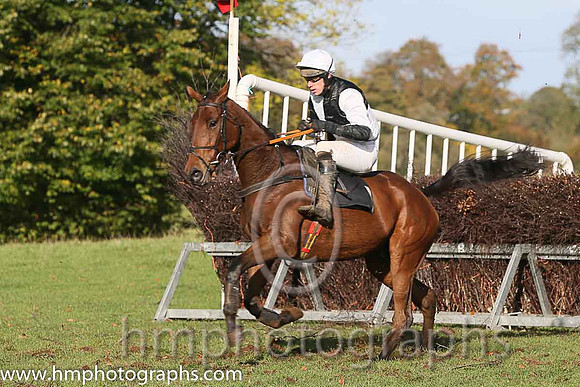 02nd Ballyoptic and D O'Connor ( 1 , BLACK  WHITE QTD; black,white hlvd sleeves; white cap ) Trainer: I. R. Ferguson,, Owner : W.W. Dennison
