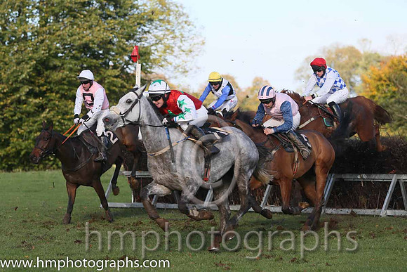 Catch My Drift and J J Codd ( 4 , ROYAL BLUE  WHITE CHECK; white sleeves; red cap ) Trainer: J.A. Berry,, Owner : J.A. Berry