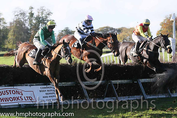 02nd Cootamundra and D O'Connor ( 5 , BLACK  GREEN CHECK; green, plain sleeves; yellow cap ) Trainer: J.A. Berry,, Owner : Turbine Syndicate