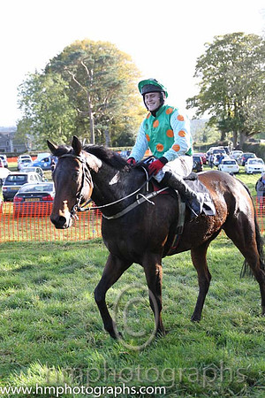 01st A Bold Move and R James ( 3 , EMERALD GREEN,orange spots; white,orange spots sleeves; emerald green cap ) Trainer: Donnchadh Doyle,, Owner : Monbeg Syndicate