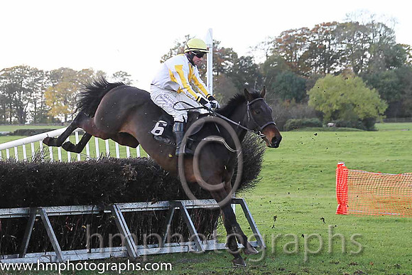 Looks Like Sonia and J P McKeown ( 6 , WHITE,yellow stripe; white,yellow striped sleeves; white  yellow striped cap ) Trainer: Kevin Rooney,, Owner : Carol Rooney