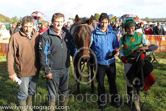 01st A Bold Move and R James ( 3 , EMERALD GREEN,orange spots; white,orange spots sleeves; emerald green cap ) Trainer: Donnchadh Doyle,, Owner : Monbeg Syndicate