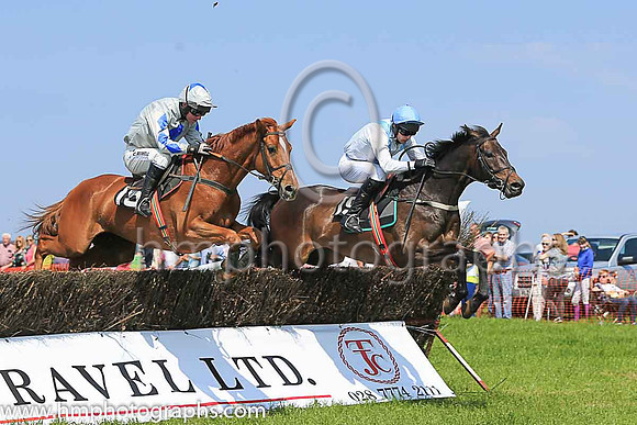 01st VAL MOME (FR) and M J O'Hare ( 19 , WHITE,light blue chevron; white sleeves; light blue cap ) Trainer: J.G. Cosgrave,, Owner : J.G. Cosgrave