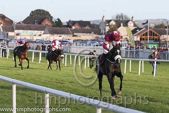 01st Don Cossack (GER) ( 1 , maroon, white hoop ) and B.J. Cooper - Trainer : Gordon Elliott - Owner : Gigginstown House Stud