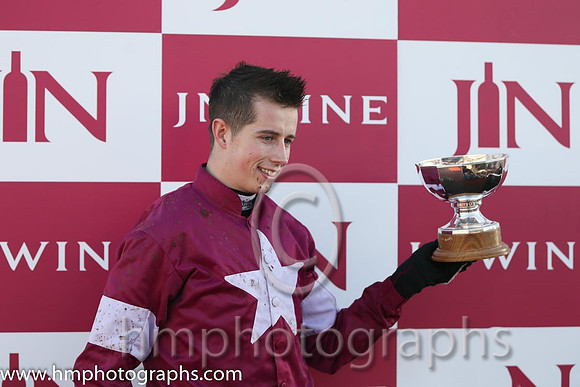 01st Don Cossack (GER) ( 1 , maroon, white hoop ) and B.J. Cooper - Trainer : Gordon Elliott - Owner : Gigginstown House Stud